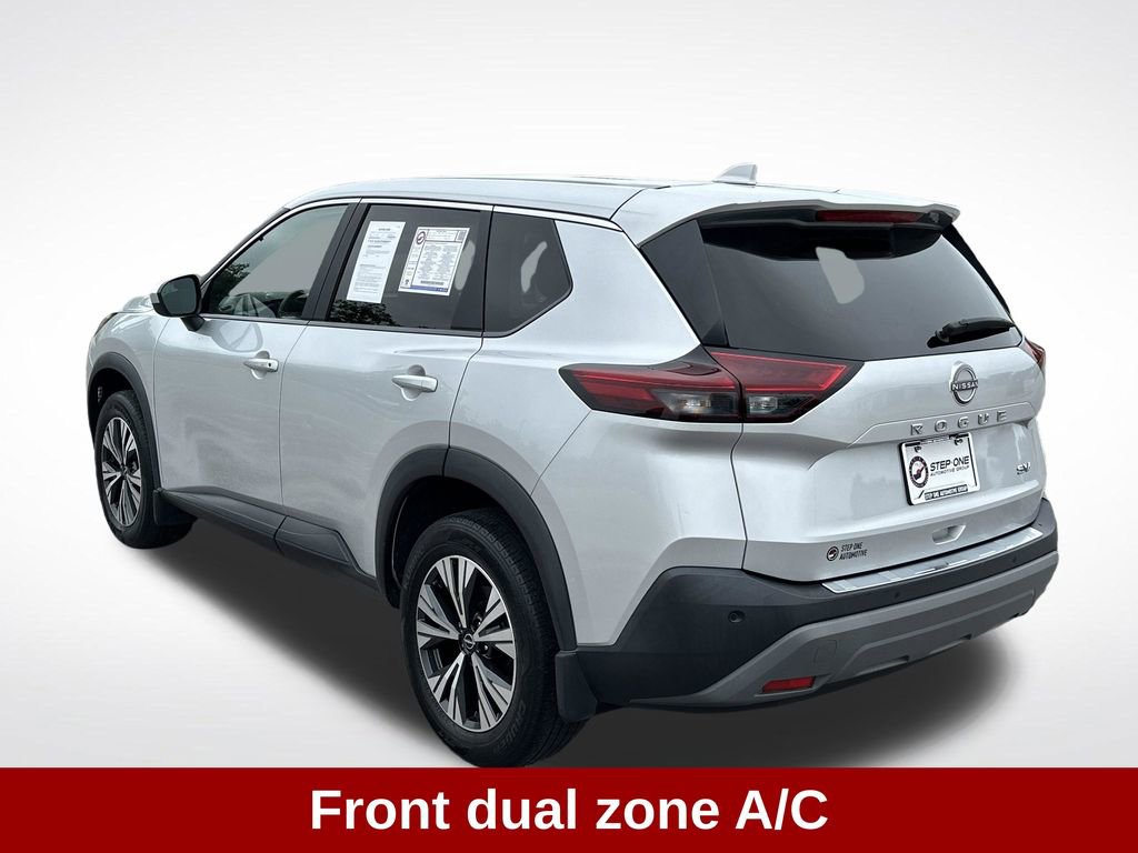 Used 2023 Nissan Rogue SV FWD image 5