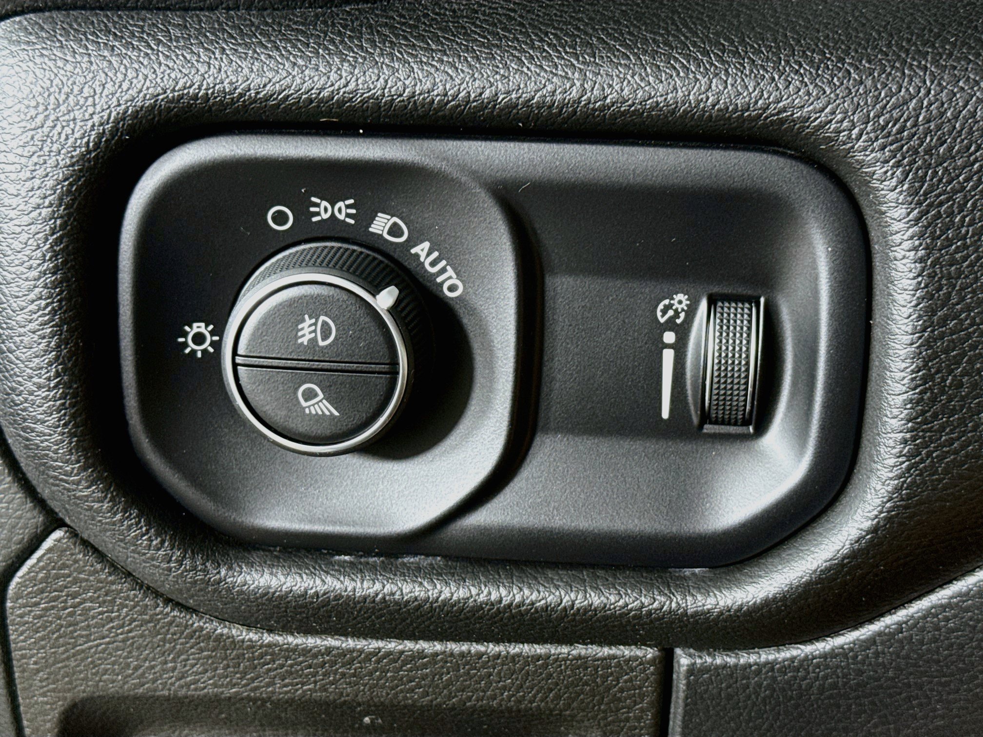 Used 2023 RAM 1500 Big Horn AWD/4WD image 9