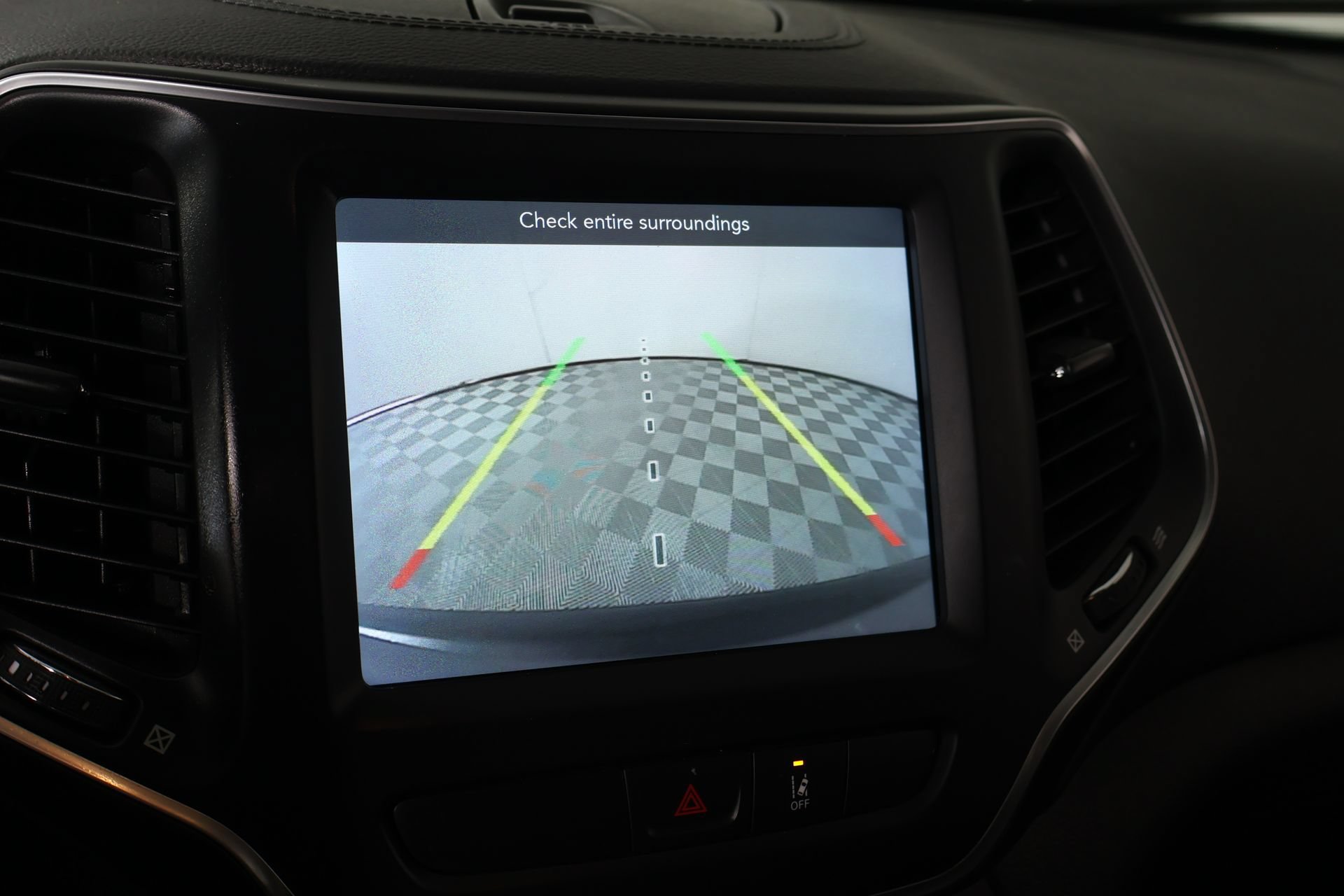 Used 2022 Jeep Cherokee Latitude Lux AWD/4WD image 6