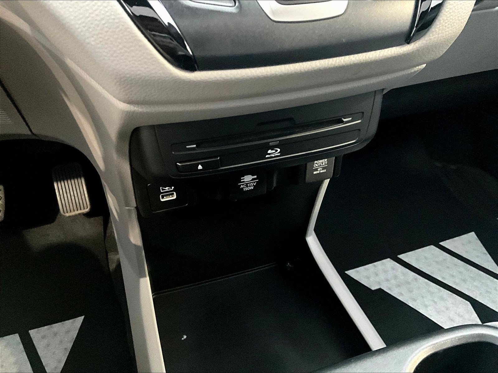 Used 2022 Honda Odyssey Elite image 16