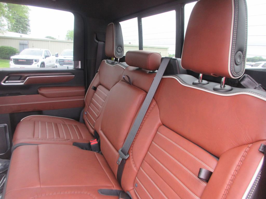 New 2026 GMC Sierra 3500 Denali Ultimate AWD/4WD image 14