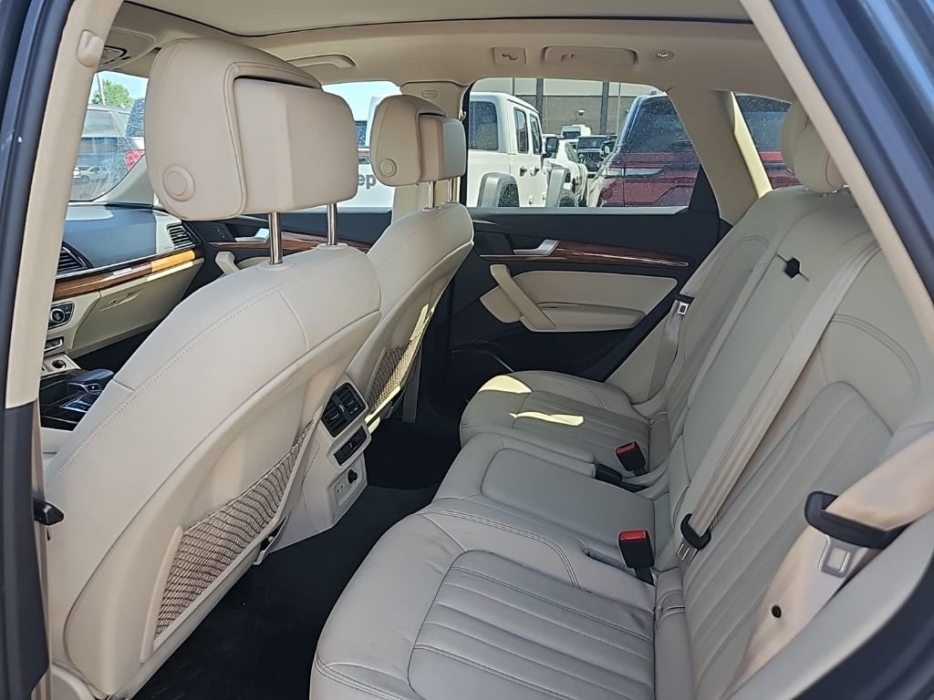 Used 2023 Audi Q5 2.0T Premium w/ Convenience Package AWD/4WD image 14
