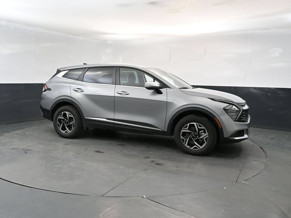 Used 2025 Kia Sportage LX AWD/4WD image 7