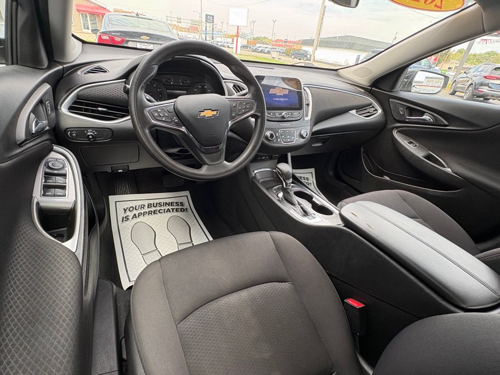Used 2023 Chevrolet Malibu LT FWD image 11