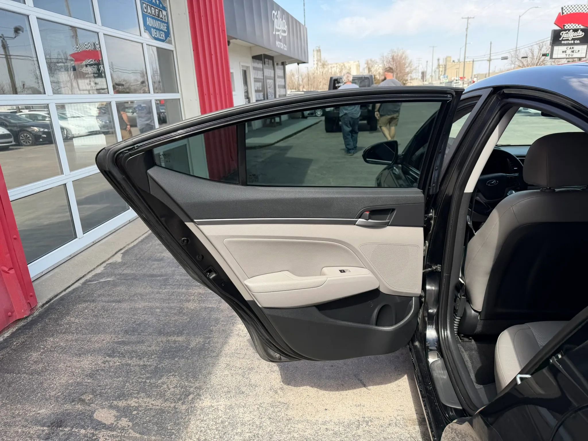 Used 2018 Hyundai Elantra Limited FWD image 11