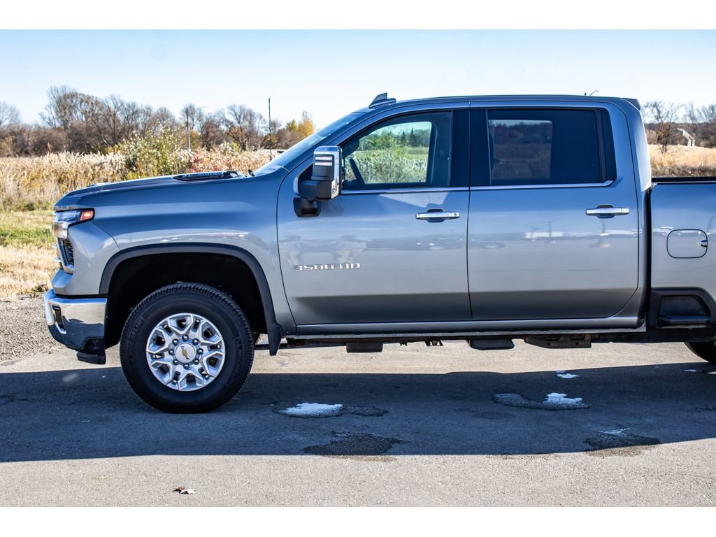 Used 2024 Chevrolet Silverado 3500 LTZ image 40
