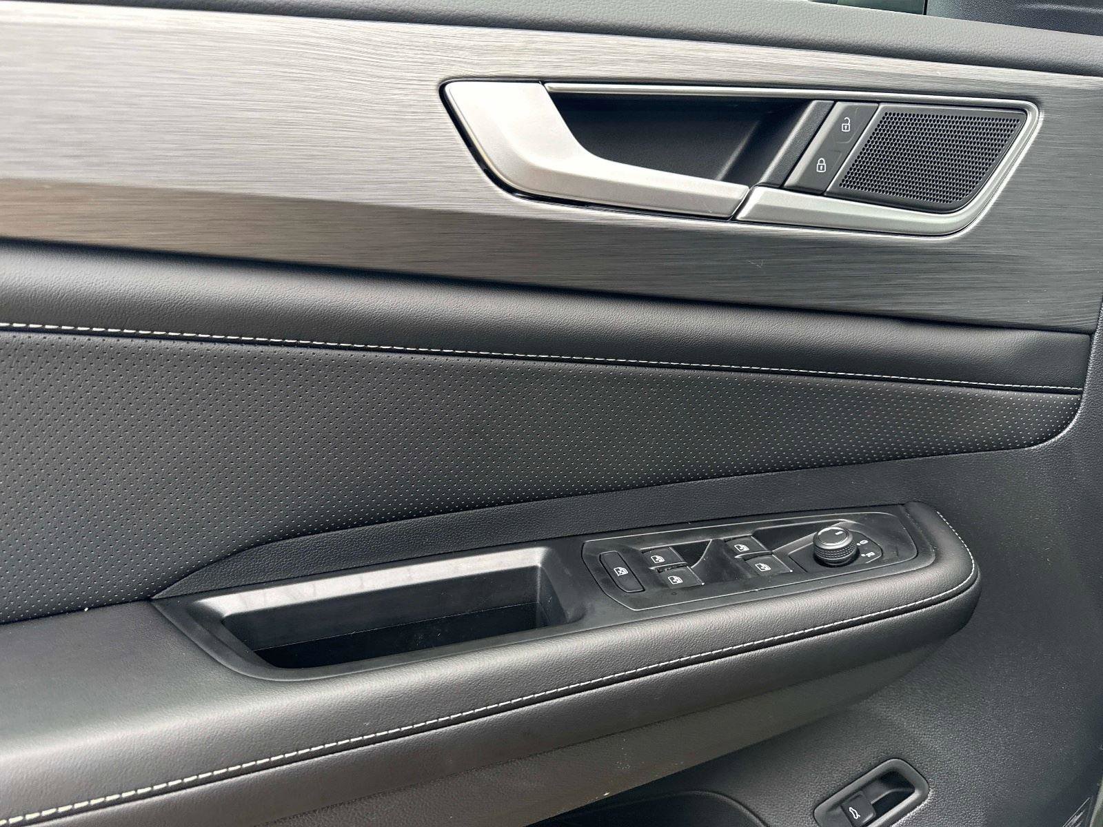 New 2026 Volkswagen Atlas Cross Sport SE image 18