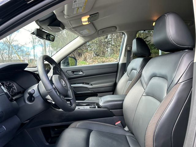 Certified 2023 Nissan Pathfinder SL w/ Black Appearance Package image 10
