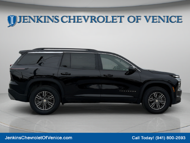 Used 2026 Chevrolet Traverse LT FWD image 3