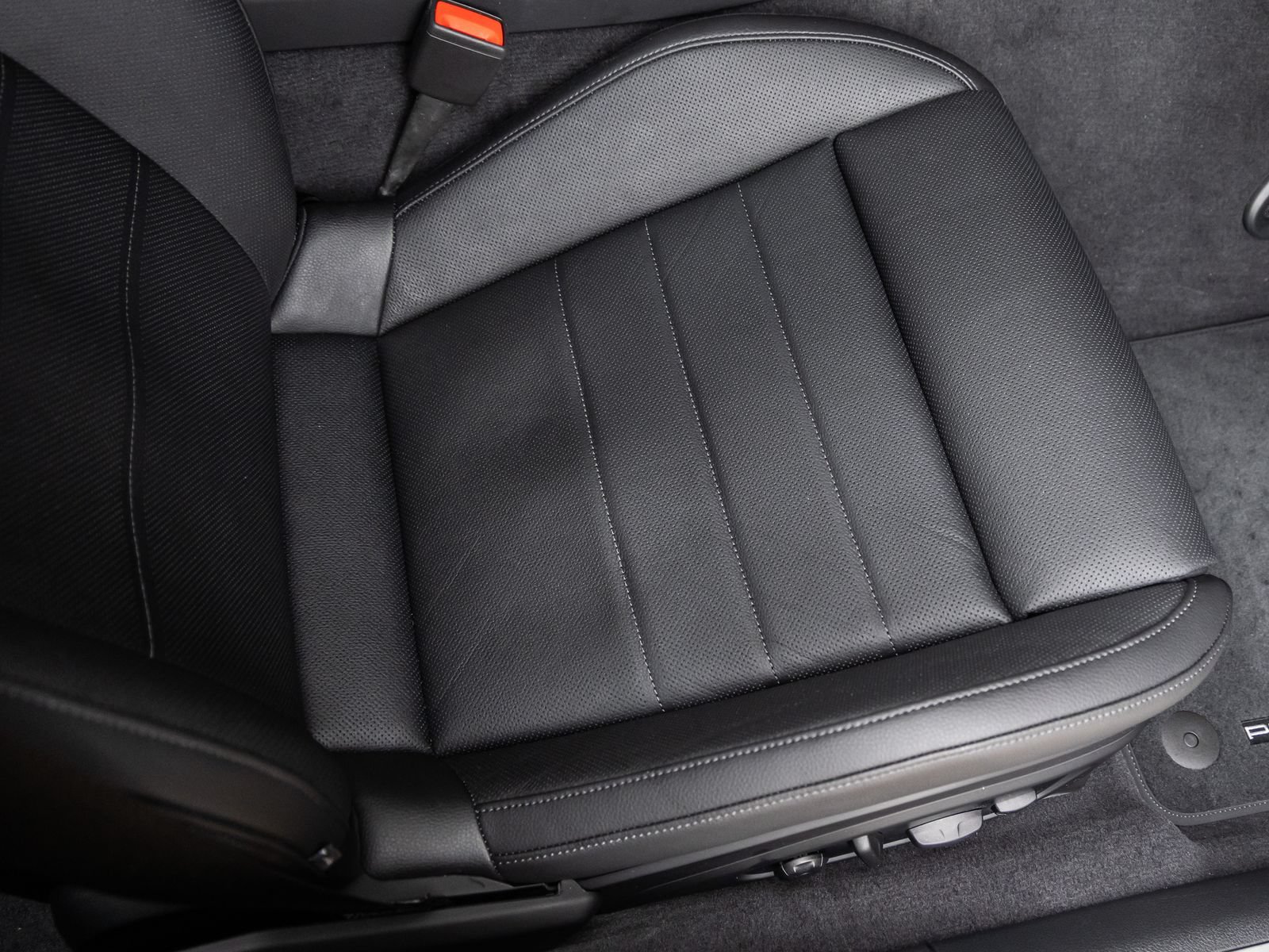 Certified 2025 Porsche Panamera image 45