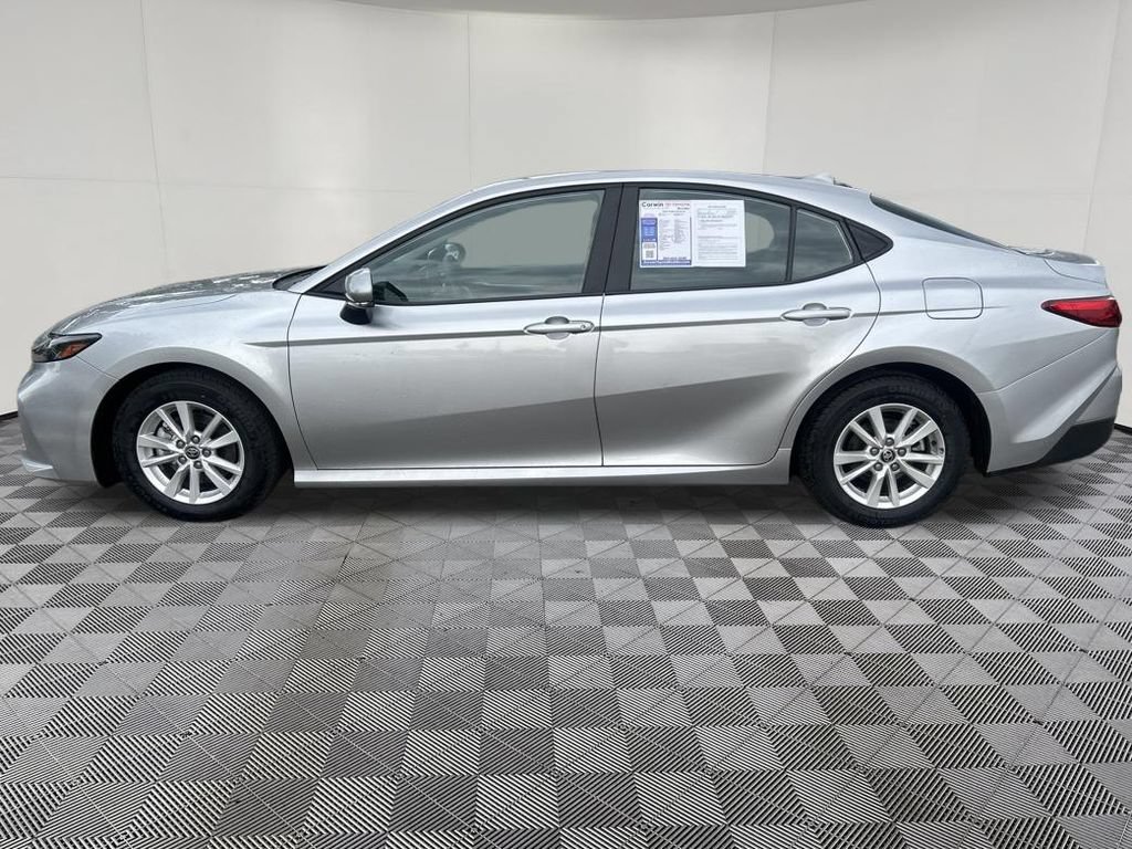 Used 2025 Toyota Camry LE FWD image 4