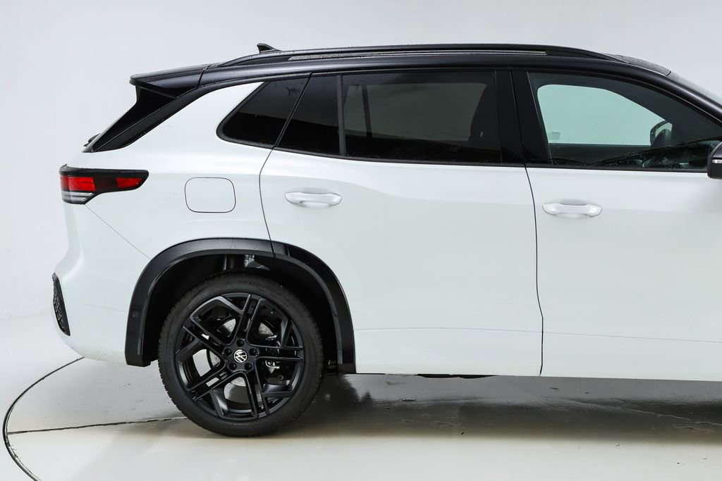 New 2026 Volkswagen Tiguan SE R-Line image 50