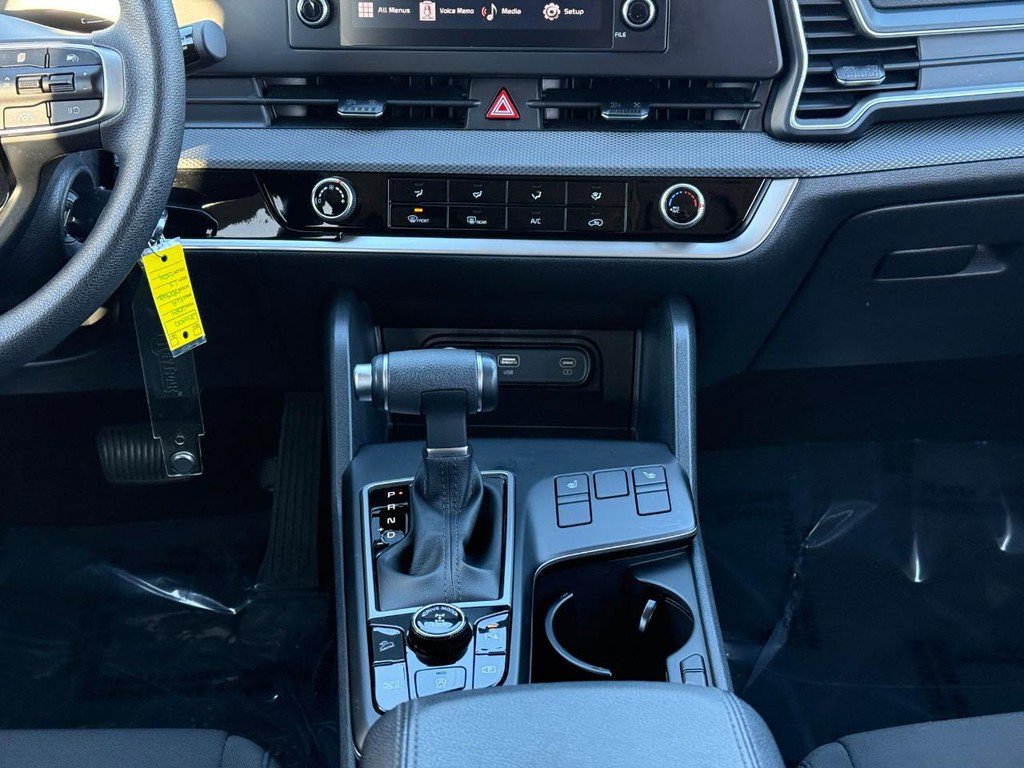 Used 2024 Kia Sportage LX image 16
