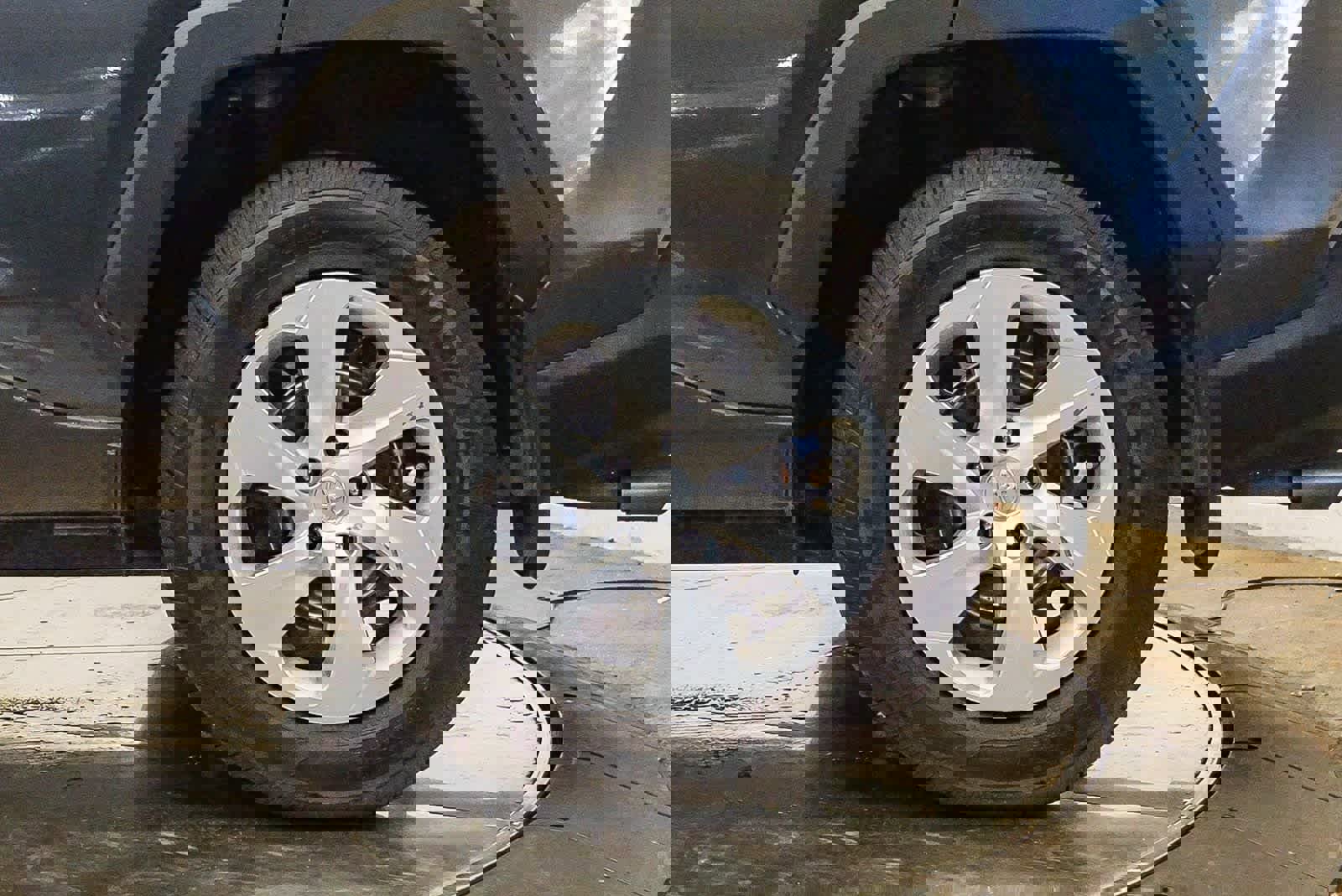 Used 2024 Toyota RAV4 LE image 10