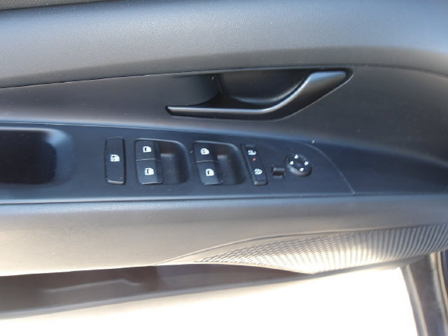 Certified 2025 Hyundai Elantra SEL FWD image 15