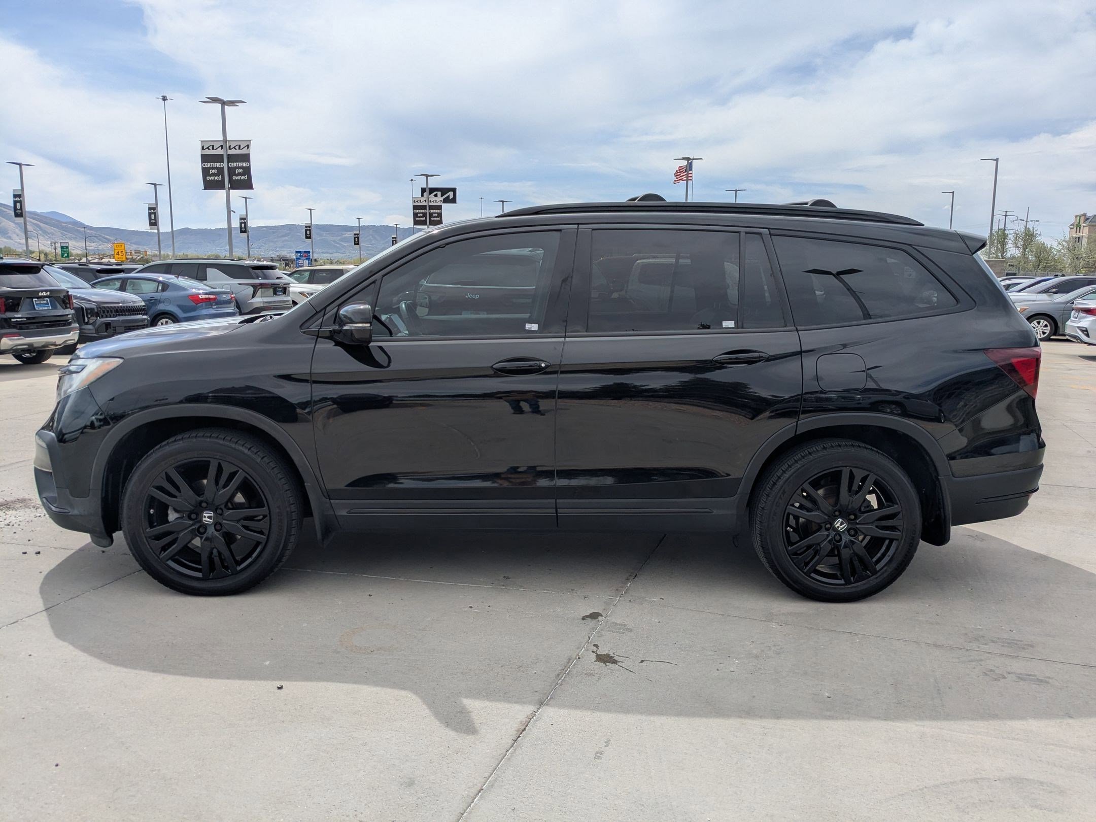 Used 2020 Honda Pilot Black Edition image 2
