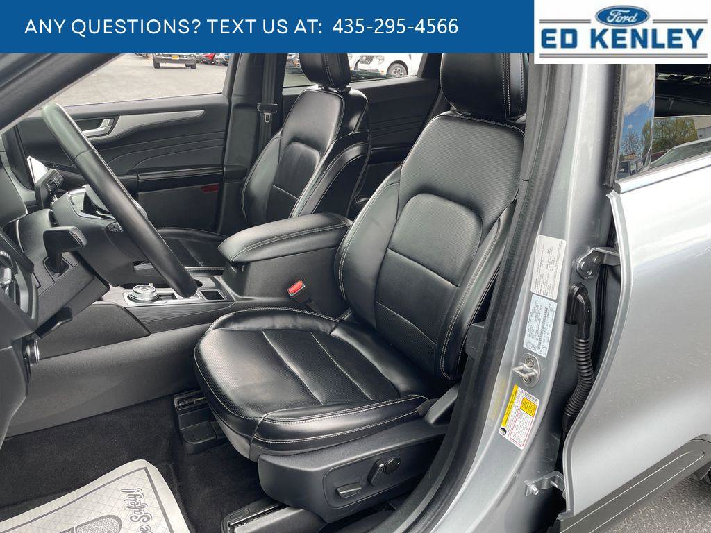 Used 2024 Ford Escape Platinum image 3