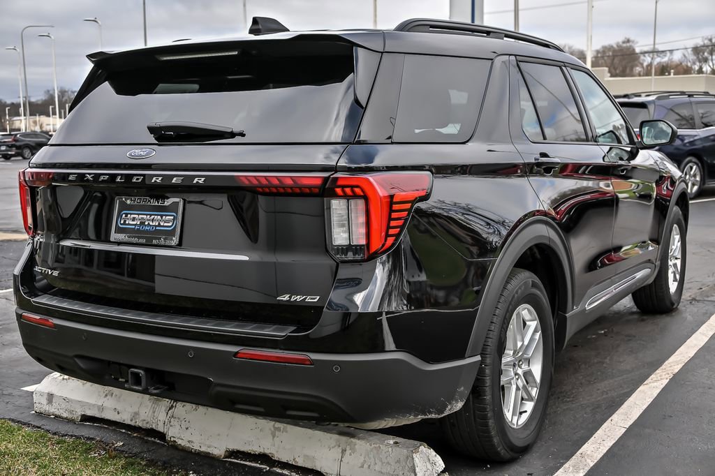 Used 2025 Ford Explorer Active image 10