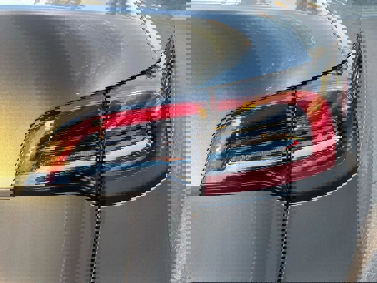 Used 2025 Tesla Model Y Long Range image 15