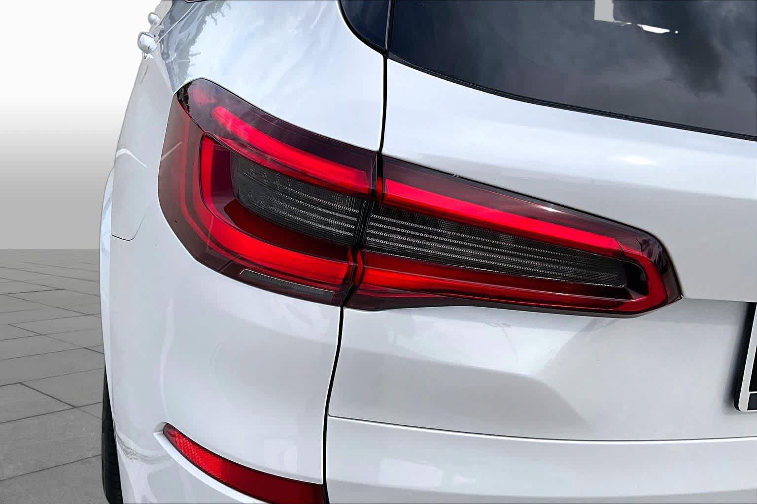 Used 2019 BMW X5 xDrive50i w/ M Sport Package AWD/4WD image 25