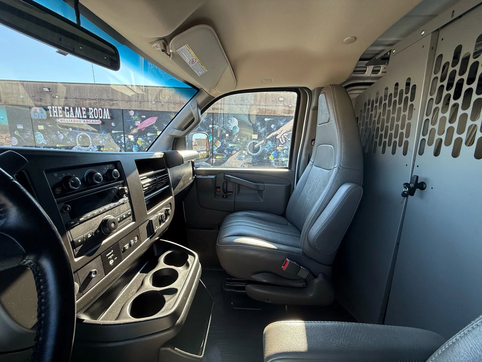 Used 2022 GMC Savana 2500 w/ Communications Package image 32