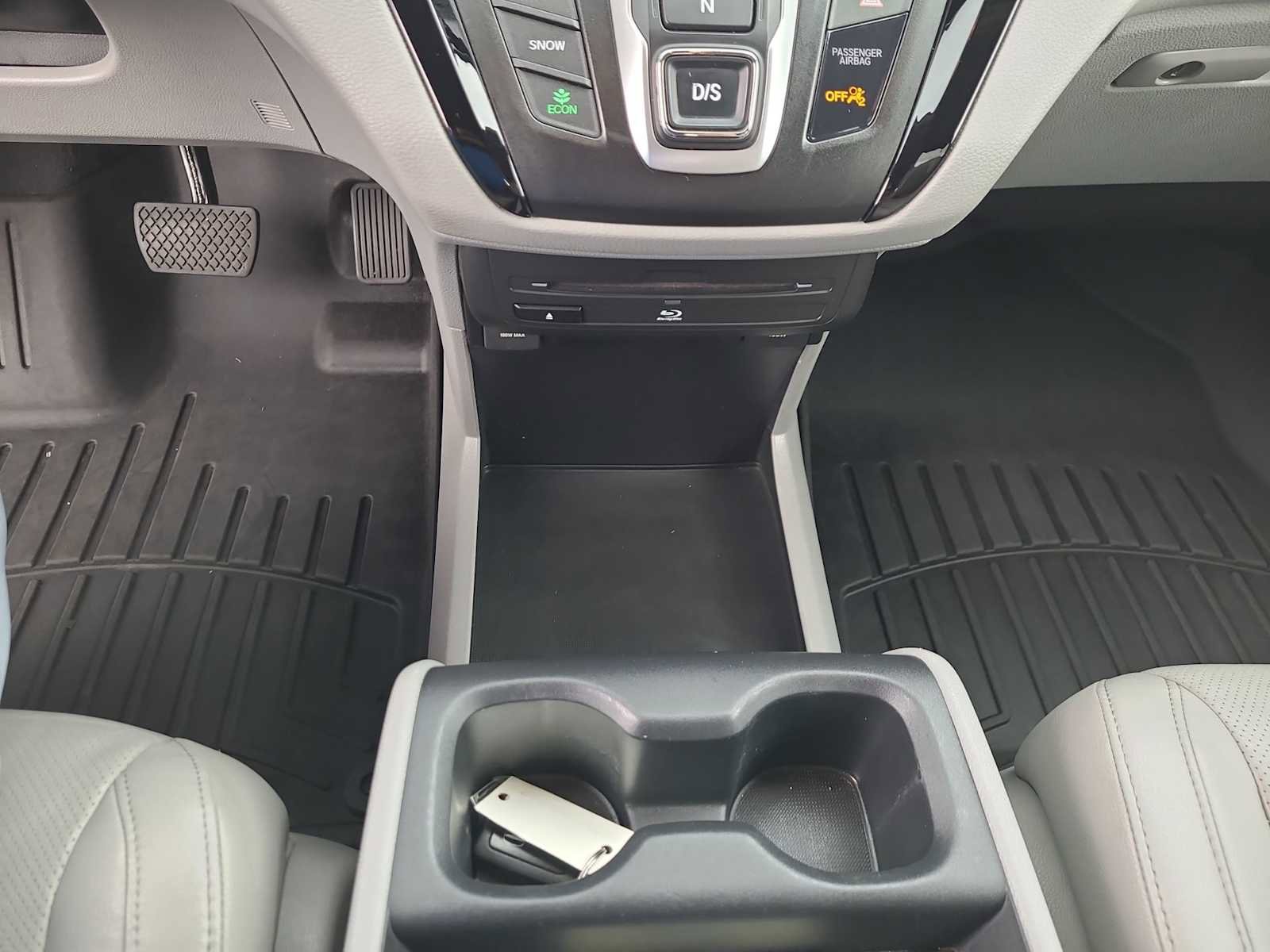 Used 2018 Honda Odyssey Elite image 25