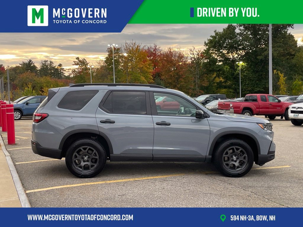 Used 2025 Honda Pilot TrailSport image 6