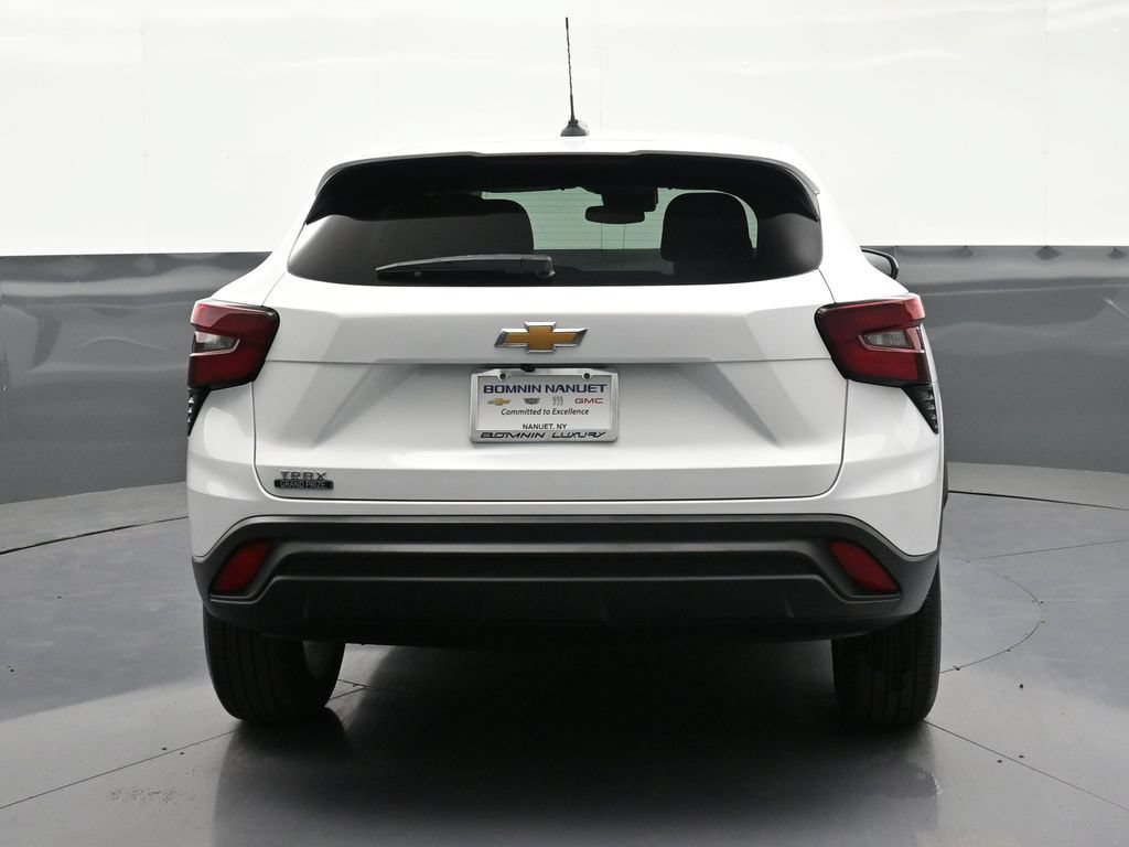 Certified 2025 Chevrolet Trax LS w/ LS Convenience Package FWD image 4