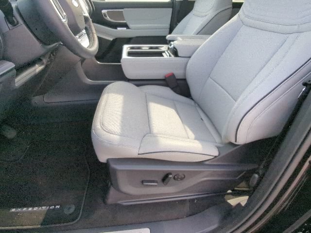 New 2026 Ford Expedition Max Platinum w/ Platinum Ultimate Package AWD/4WD image 13