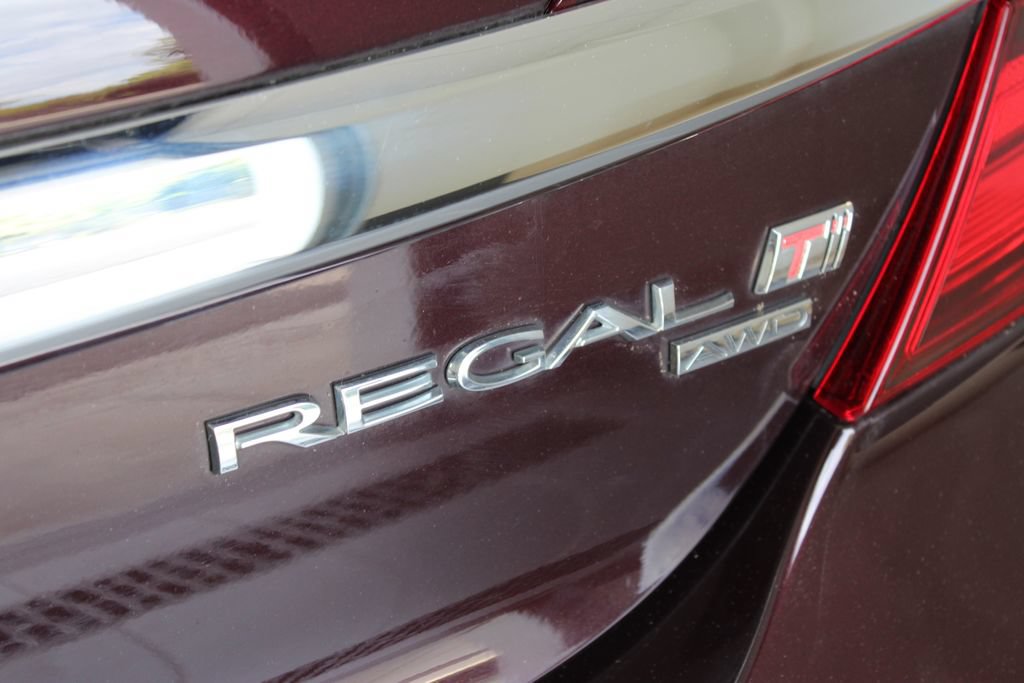 Used 2017 Buick Regal AWD image 34