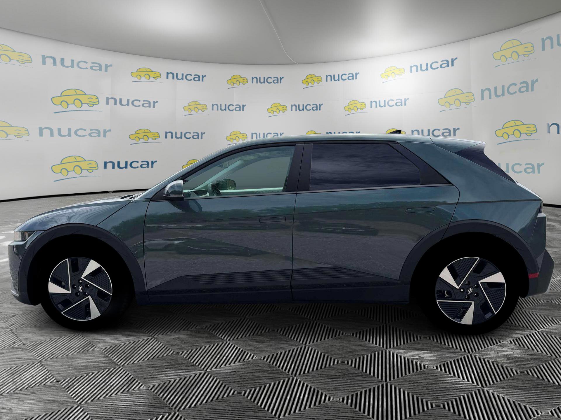 New 2026 Hyundai Ioniq 5 SE image 3