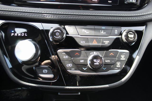 New 2026 Chrysler Pacifica Select image 20