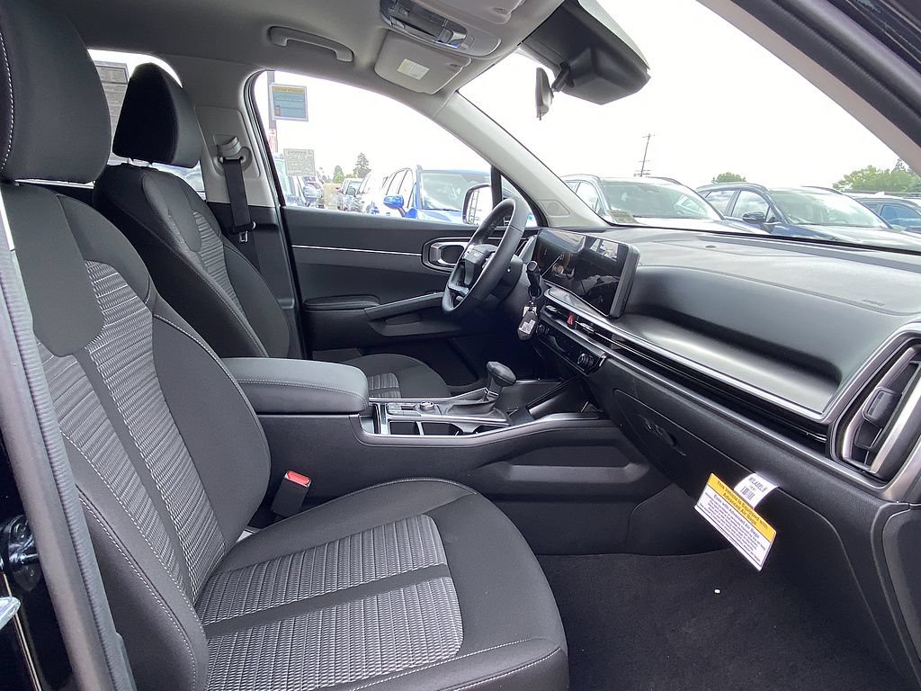 New 2026 Kia Sorento LX FWD image 23