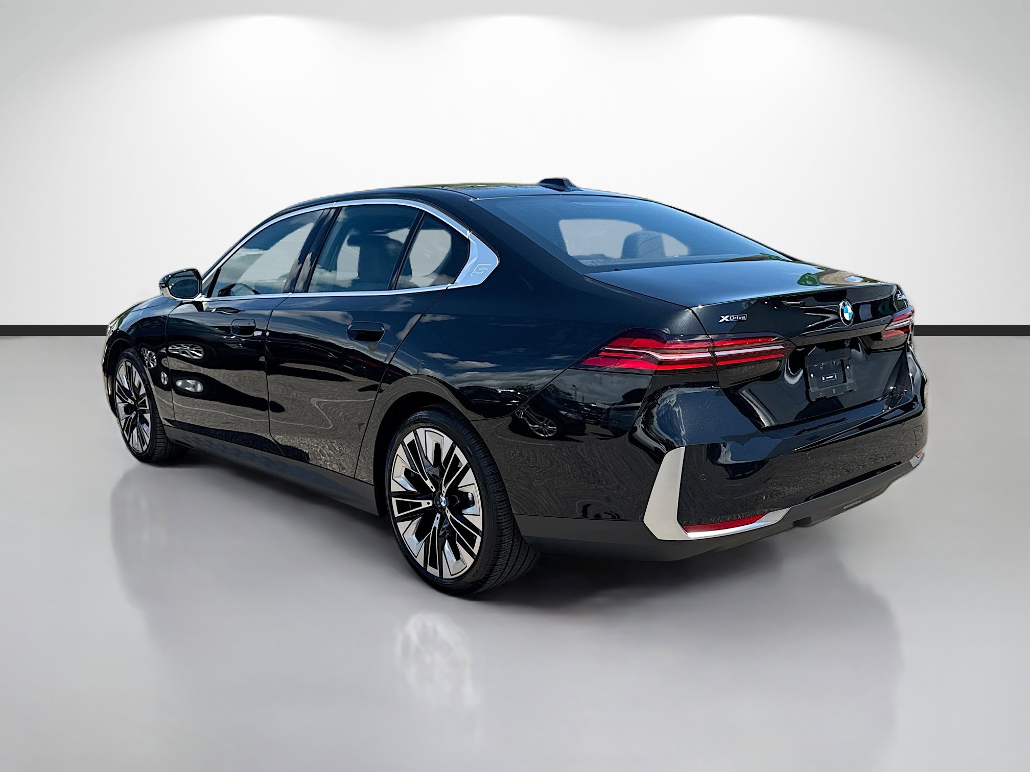 Used 2026 BMW 540i xDrive image 5