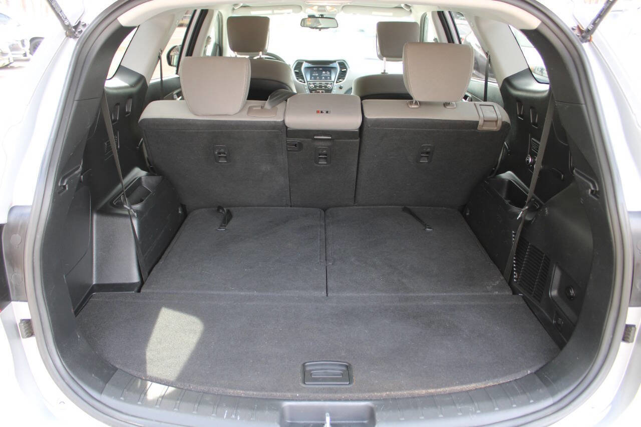 Used 2019 Hyundai Santa Fe XL SE AWD/4WD image 14