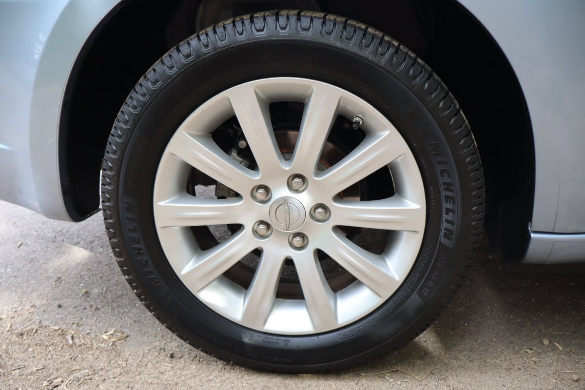 Used 2014 Chrysler 200 Limited FWD image 41