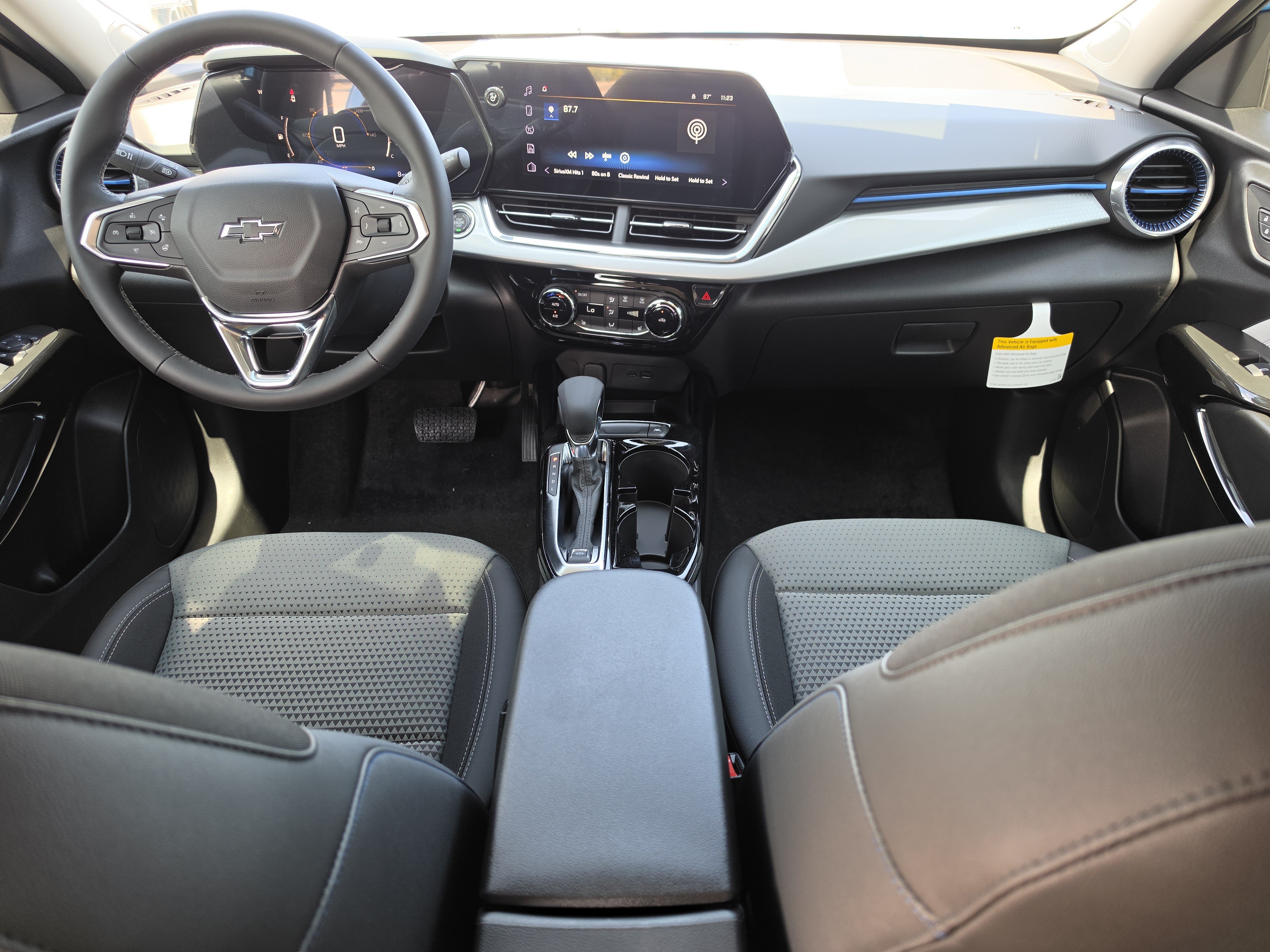 New 2026 Chevrolet Trax LT w/ Sunroof Package FWD image 18