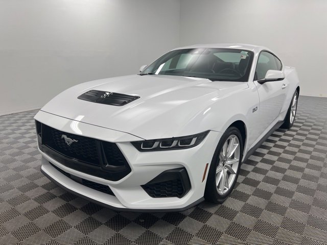 Used 2024 Ford Mustang GT Premium image 2
