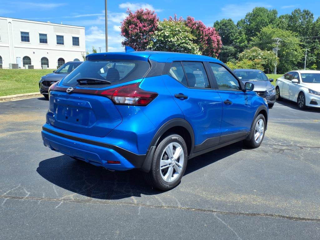 New 2025 Nissan Kicks Play S image 3