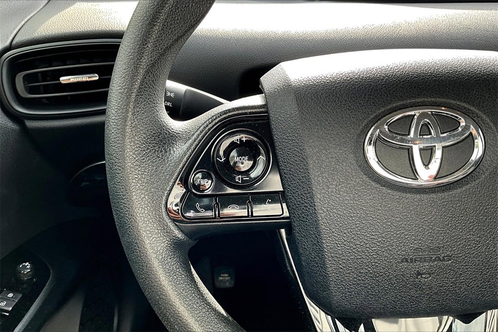 Used 2022 Toyota Prius L Eco image 10