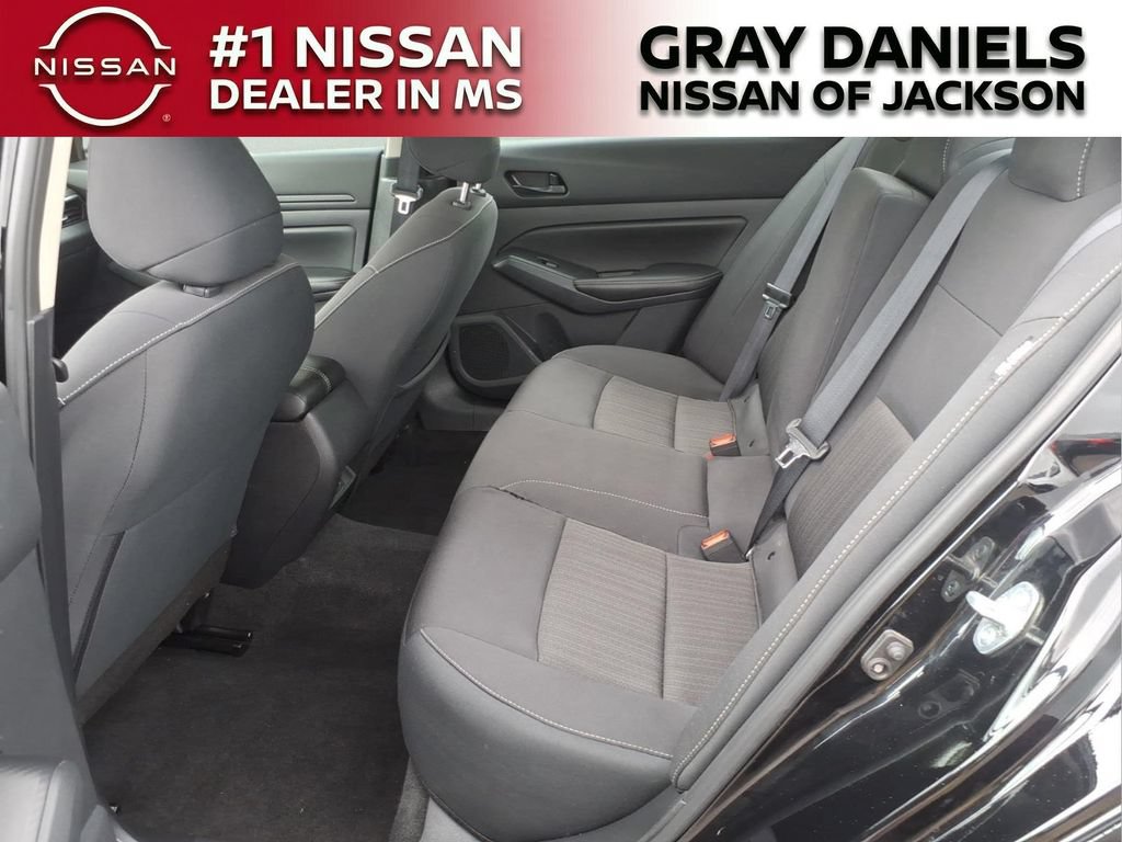 Used 2025 Nissan Altima 2.5 SV AWD/4WD image 11