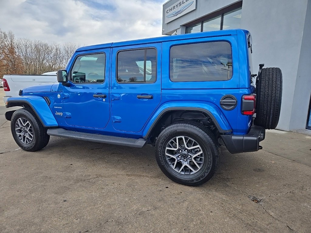 Used 2024 Jeep Wrangler Sahara w/ Technology Group image 6