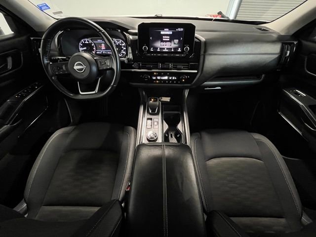 Used 2024 Nissan Pathfinder SV image 17