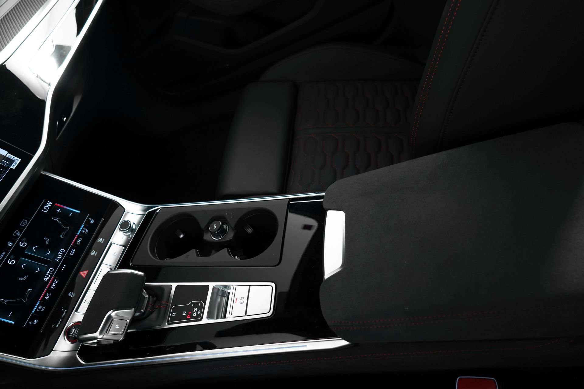 New 2026 Audi RS 6 performance image 32