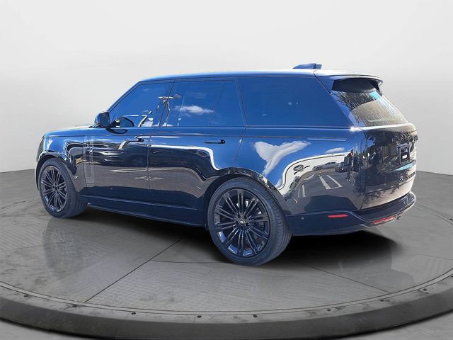 Used 2023 Land Rover Range Rover SE image 4