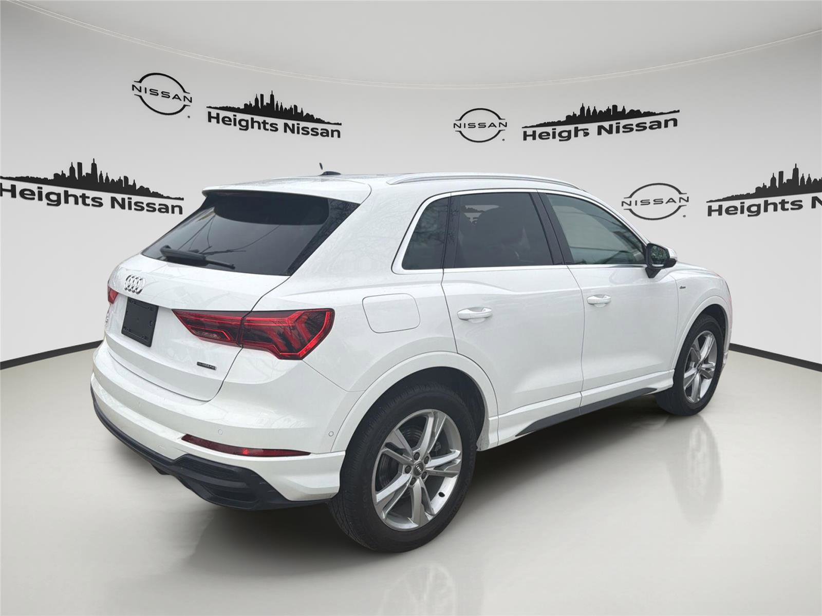 Used 2020 Audi Q3 2.0T Prestige w/ Prestige Package image 6