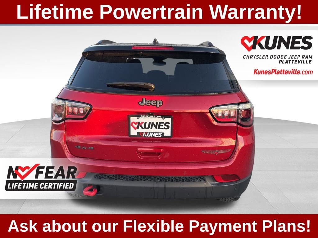 Used 2025 Jeep Compass Trailhawk image 5