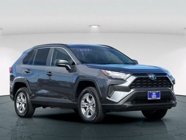 Used 2024 Toyota RAV4 LE AWD/4WD image 8