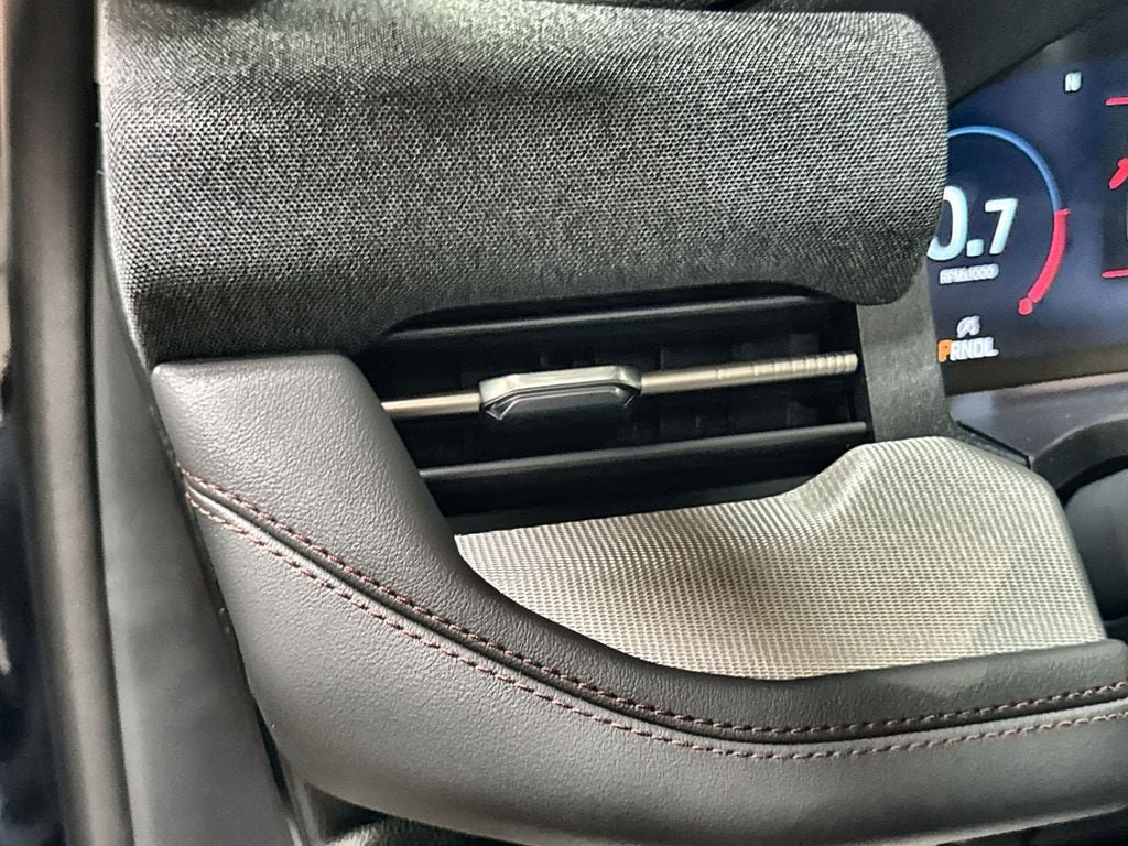Used 2026 Ford Explorer Active RWD image 15