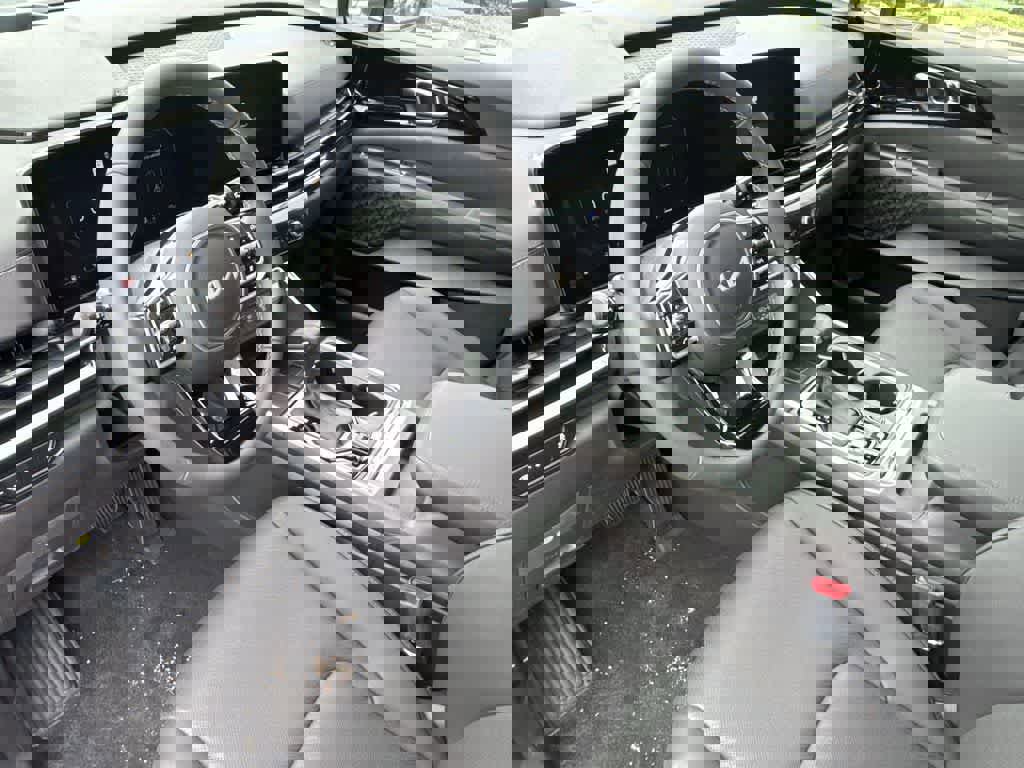 New 2026 Kia Carnival SX Prestige FWD image 13